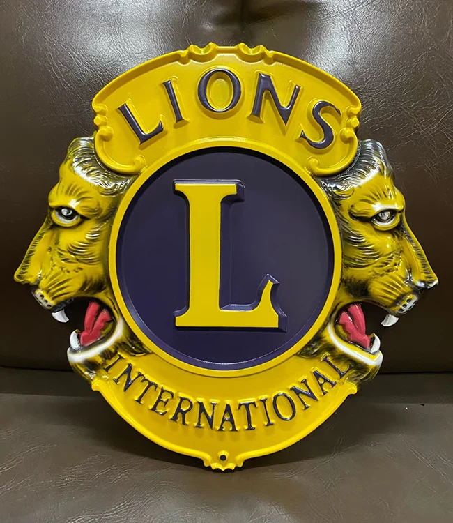 زمین کی تزئین کی اشارے کو اپ گریڈ کرنے کے ساتھ، کیوں دھاتی کھدی ہوئی نشانیاں منظرناموں کے لیے مرکزی دھارے کا انتخاب بنتی ہیں؟